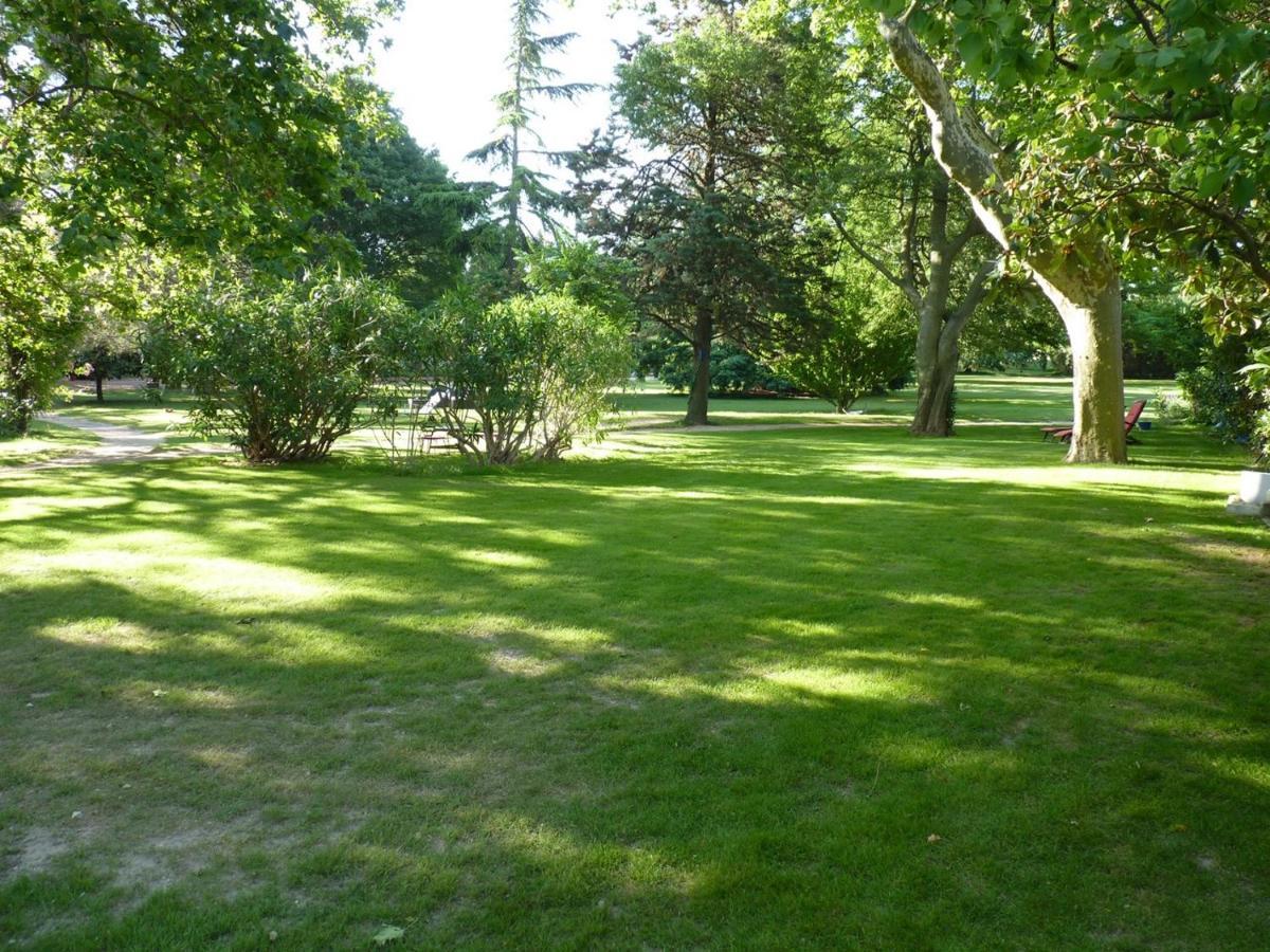 Domaine De Rhodes B&B Avignon Ngoại thất bức ảnh