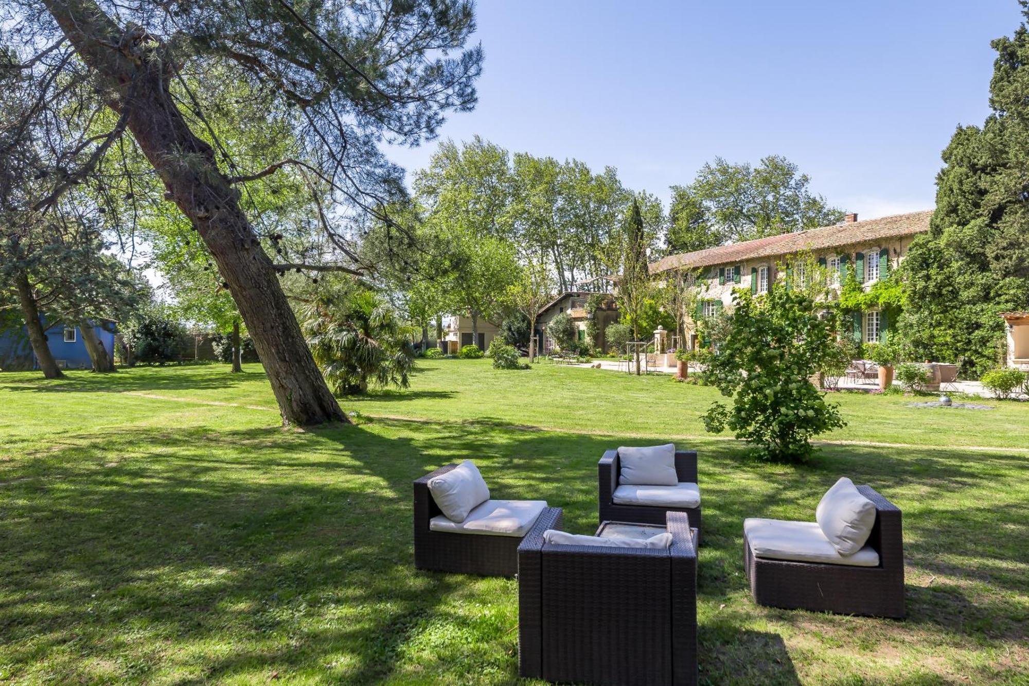 Domaine De Rhodes B&B Avignon Ngoại thất bức ảnh